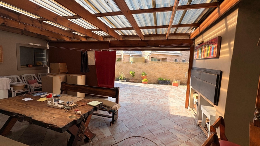 3 Bedroom Property for Sale in Reebok Western Cape